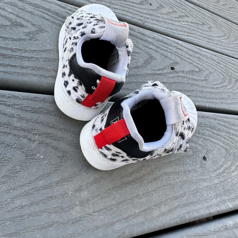 Adidas Disney Dalmatian Fuzzy Sneakers Toddler size 6